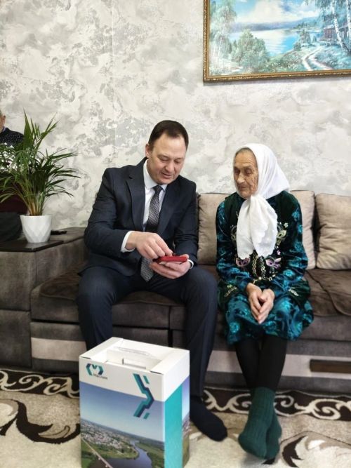 Юбилей медальләре тапшырылды