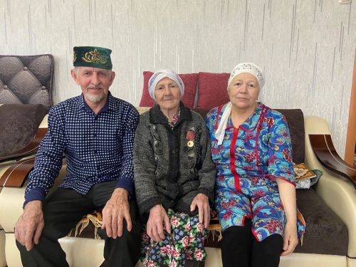 Юбилей медальләре тапшырылды