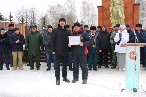 Тантаналы митинг узды