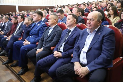 Бүген З. Басыйрова исемендәге район мәдәният йортында Мөслим район Советының IV чакырылыш XXXIX отчет сессиясе узды