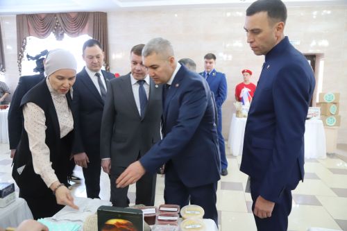 Бүген З. Басыйрова исемендәге район мәдәният йортында Мөслим район Советының IV чакырылыш XXXIX отчет сессиясе узды