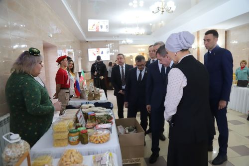 Бүген З. Басыйрова исемендәге район мәдәният йортында Мөслим район Советының IV чакырылыш XXXIX отчет сессиясе узды