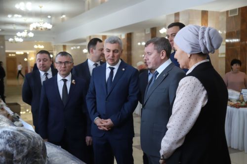 Бүген З. Басыйрова исемендәге район мәдәният йортында Мөслим район Советының IV чакырылыш XXXIX отчет сессиясе узды