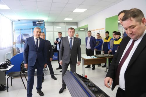 Бүген З. Басыйрова исемендәге район мәдәният йортында Мөслим район Советының IV чакырылыш XXXIX отчет сессиясе узды