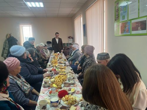 Рүзәл Минһаҗевның «Егет без!» дип исемләнгән икенче шигырьләр китабын тәкъдир итү кичәсе үзды