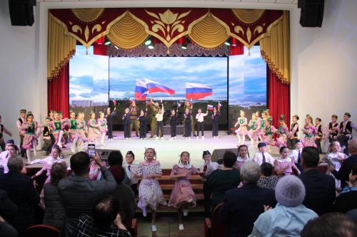 Район мәдәният йортында Ватанны саклаучылар көненә багышланган кичә узды