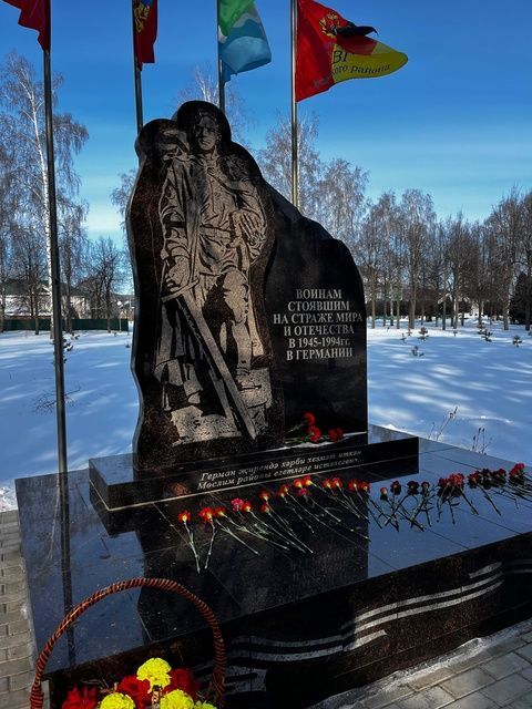 Германиядә хезмәт иткән совет гаскәрләре төркеме ветераннары укучылары өчен тәрбия чарасы үткәрде