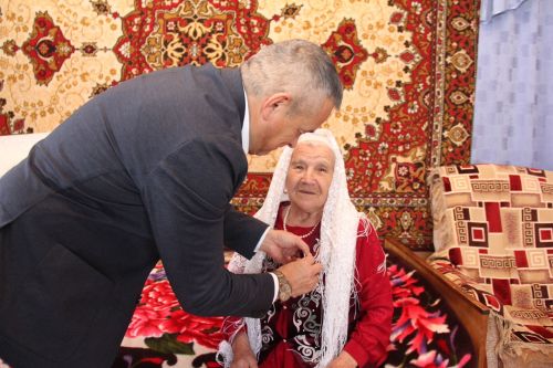 Ветераннарга истәлекле медальләр тапшырылды