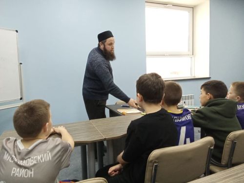 «Мирас» командасы егетләре Җәмигь мәчетенә экскурсиягә барды