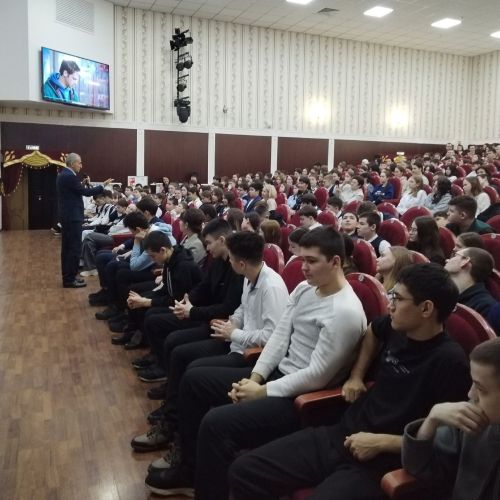 Алексей Бабаянц белән очрашу узды