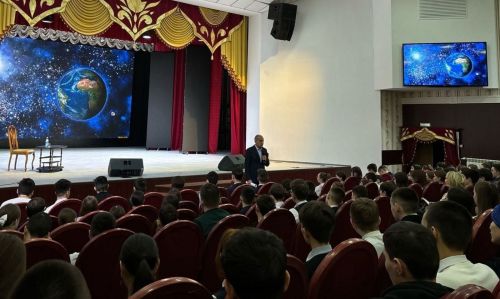 Алексей Бабаянц белән очрашу узды