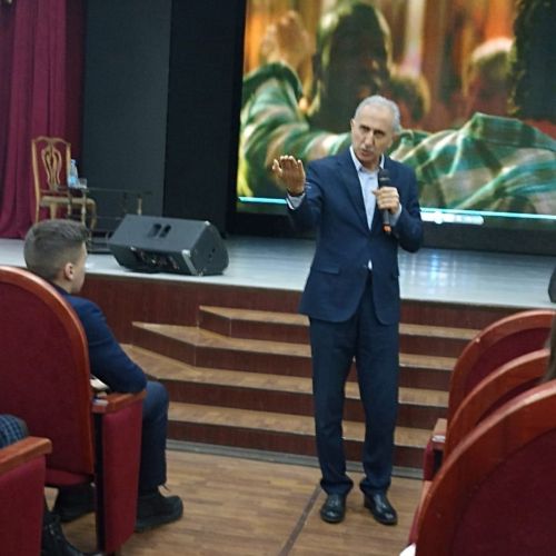 Алексей Бабаянц белән очрашу узды