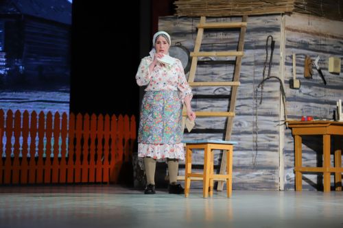 «Кичер мине, әнкәй» спектакле тамашачыларны җылылыкка батырды
