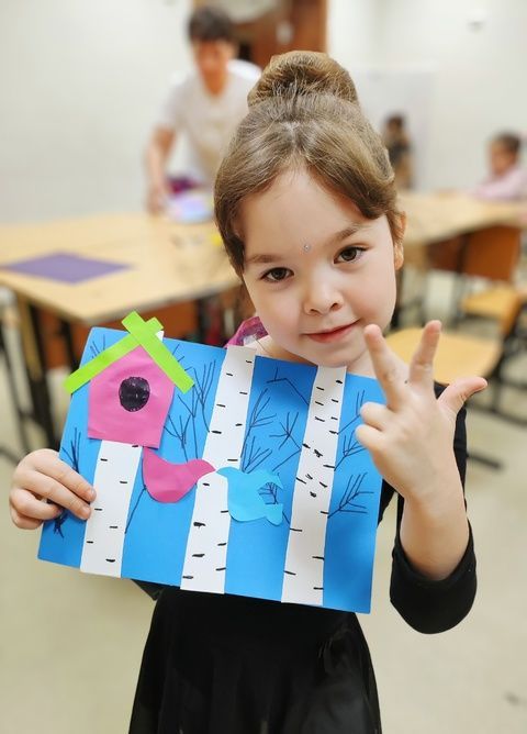 Күчмә кошлар кайту вакыты: Балалар кошлар өчен төсле йортлар ясады