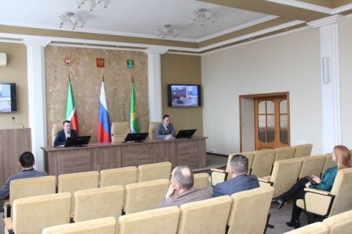 Кичә чисталык икеайлыгында башкарыласы эшләр буенча киңәшмә узды