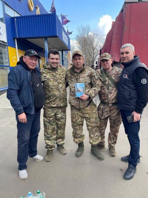 Район башлыгы Альберт Хуҗин җитәкчелегендә бертөркем райондашларыбыз МХОдәге егетләргә ярдәм йөге тапшырды