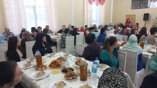 Район  җитәкчелеге илебезне саклаучы егетләрнең әниләре һәм тормыш иптәшләре белән очрашты