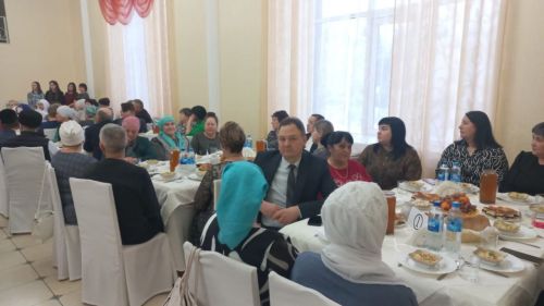Район  җитәкчелеге илебезне саклаучы егетләрнең әниләре һәм тормыш иптәшләре белән очрашты