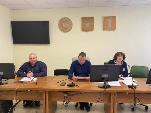 Район авыл хуҗалыгы һәм азык-төлек идарәсендә умартачыларның традицион семинары узды