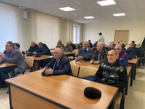 Район авыл хуҗалыгы һәм азык-төлек идарәсендә умартачыларның традицион семинары узды
