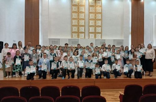 Кичә Мөслим балалар сәнгать мәктәбенең актлар залында балалар һәм яшүсмерләр арасында үткәрелгән «Моңлы Ык буйлары» V региональ яшь талантлар конкурс-фестиваленә йомгак ясалды