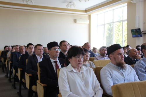 Бүген район башлыгы Альберт Хуҗин җитәкчелегендә бүлек, оешма-предприятие җитәкчеләре белән киңәйтелгән киңәшмә узды