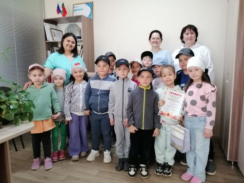 Балалар матбугат үзәгенә экскурсиягә килде