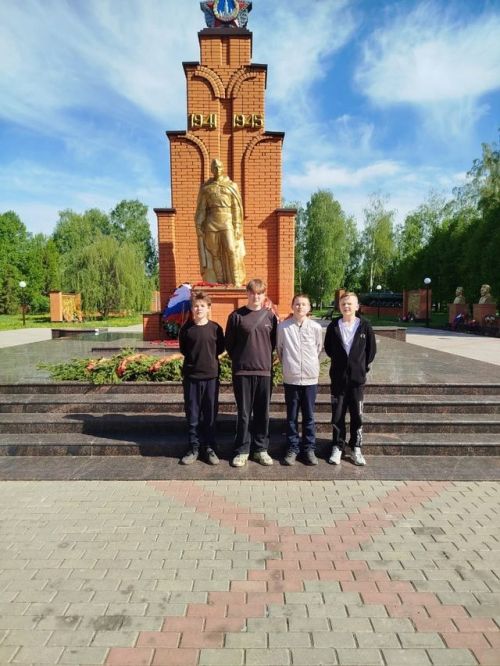 Тойгелде төп мәктәбе укучылары «Батырлар йорты»на һәм музейга кунакка килде