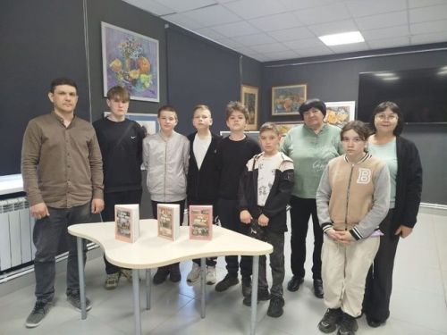 Тойгелде төп мәктәбе укучылары «Батырлар йорты»на һәм музейга кунакка килде