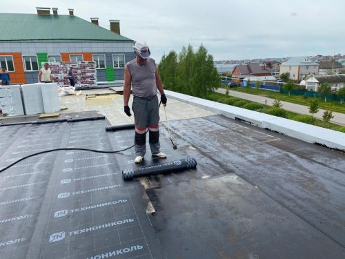 Мөслим гимназиясендә ремонт эшләре бара