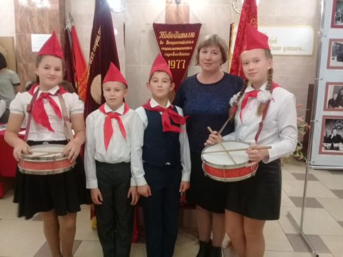 Кызыл галстукларны сагынып