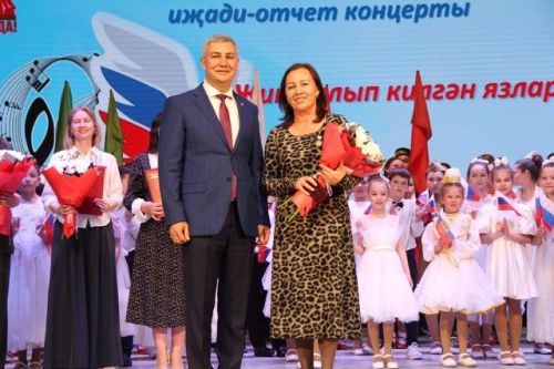 Балалар сәнгать мәктәбенең иҗади-отчет концертында бүләкләр дә тапшырылды