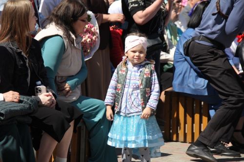 Кичә район мәктәпләрендә чыгарылыш сыйныф укучылары өчен соңгы кыңгырау чыңлады