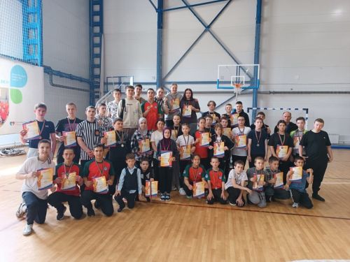 22 май көнне спорт мәктәбендә армрестлинг буенча район беренчелеге узды