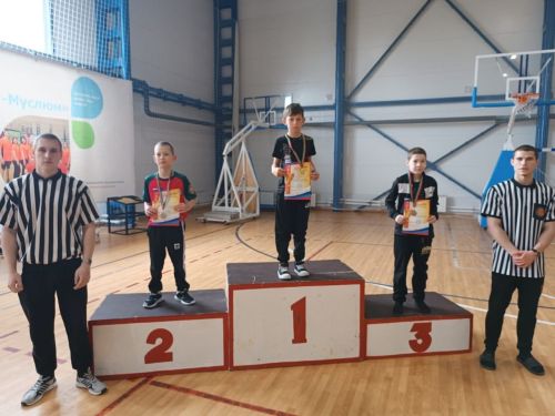 22 май көнне спорт мәктәбендә армрестлинг буенча район беренчелеге узды