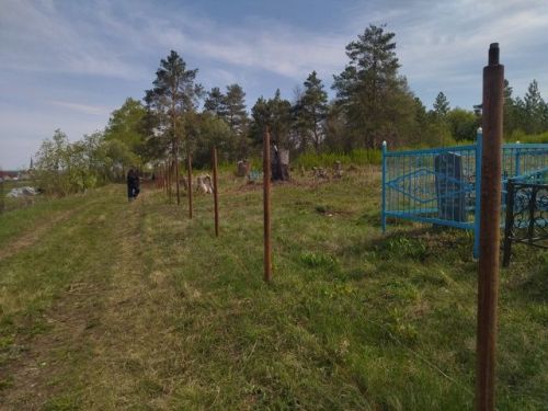 Тукай ягы зиратында бу көннәрдә койма тоту өчен өмәләр оештырганнар