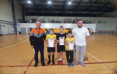 «Яшьлек» спорт комплексында май бәйрәмнәренә һәм райондашыбыз Фәйрүз Минһаҗетдинов истәлегенә футбол ярышлары узды.