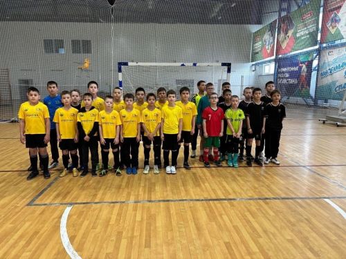 «Яшьлек» спорт комплексында май бәйрәмнәренә һәм райондашыбыз Фәйрүз Минһаҗетдинов истәлегенә футбол ярышлары узды.