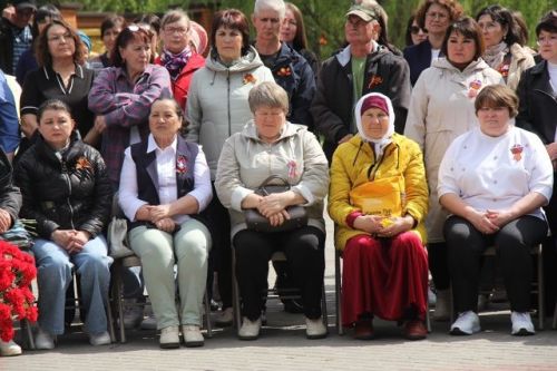 Мөслимдә МХОда катнашучыларга багышланган стела ачу тантанасы
