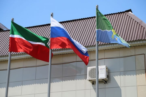 Бердәмлек белән көчле без!
