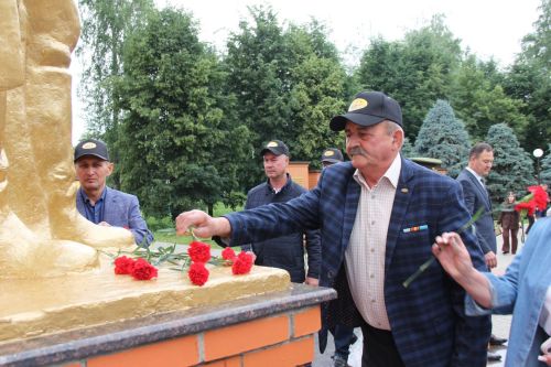 Мөслимдә Хәтер һәм кайгы көненә багышланган митинг узды