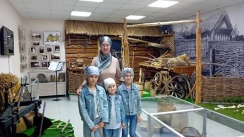 Түбән Кама кунаклары музеебызда: тарих, экспонатлар, хәрбиләргә теләкләр