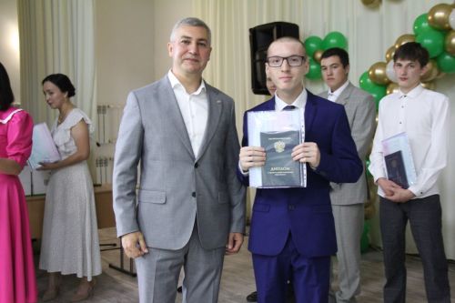 Тантаналы чыгарылыш: яңа белгечләр юлга чыкты!