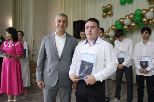 Тантаналы чыгарылыш: яңа белгечләр юлга чыкты!