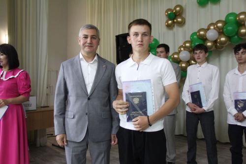Тантаналы чыгарылыш: яңа белгечләр юлга чыкты!