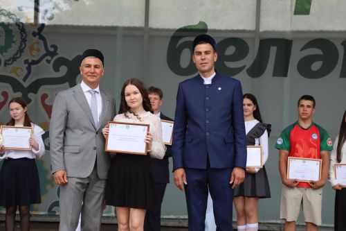 «Ел укучысы», «Мөслим егете», «Мөслим кызы» титулларын кемнәр алды?