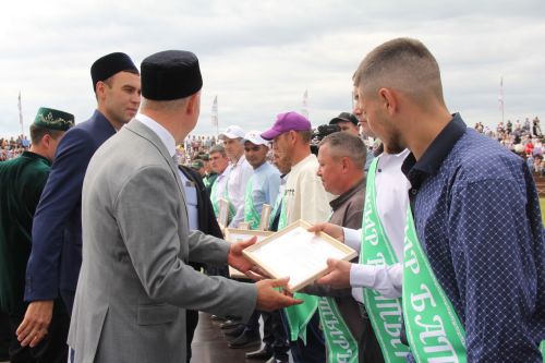 Мөслим районының кыр батырлары исемлеге