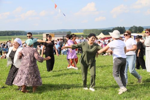 Яңа Карамалы төзелүгә 100 ел тулуга багышланган Авыл көне узды