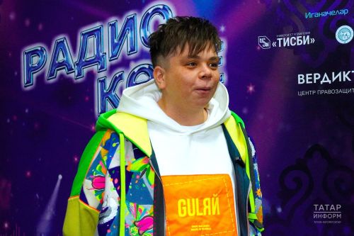 Элвин Грей Хәния Фәрхи һәм Салават Фәтхетдинов җырларын кем рөхсәте белән башкара?