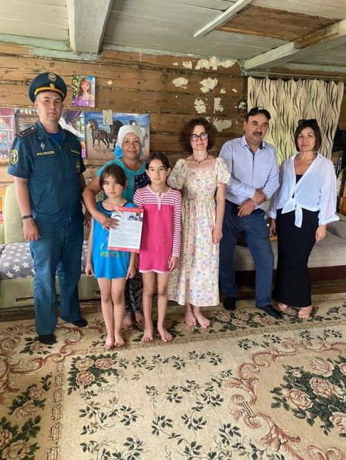 Социаль яклау бүлеге хезмәткәрләре белән берлектә янгын күзәтчелеге бүлеге хезмәткәрләре рейд үткәрде